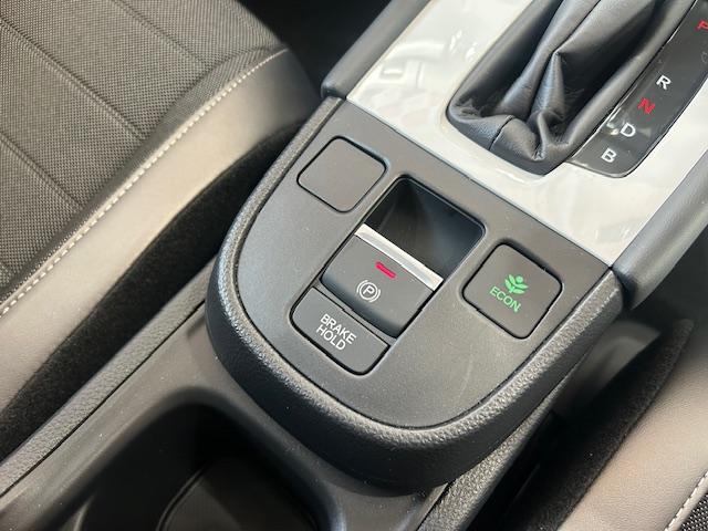 フィット ｅ：ＨＥＶクロスター　元試乗車ナビＢカメラＥＴＣフルセグＢｌｕｅｔｏｏｔｈ接続ＵＳＢ接続追突軽減ブレーキアダクティブクルーズコントロールルーフレール電子パーキングオートブレーキホールドスマートキー２個サイドエアバッグ禁煙車（24枚目）