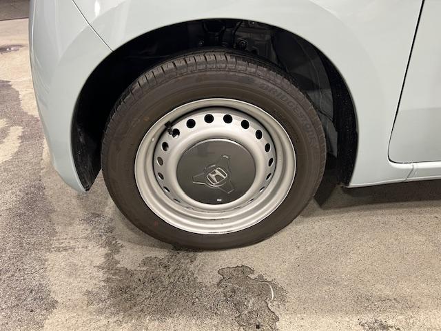 Ｎ－ＯＮＥ ｅ： ｅ：Ｇ　元試乗車急速充電ポートディスプレイオーディオバックカメラ追突軽減ブレーキサイドカーテンエアバッグ電子パーキング運転席助手席シートヒーターＬＥＤヘッドライトスマートキー２個パーキングセンサー禁煙車（28枚目）