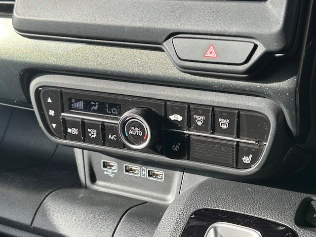 Ｎ－ＷＧＮカスタム Ｌ・ターボ　ナビＢカメラＥＴＣフルセグＤＶＤ再生Ｂｌｕｅｔｏｏｔｈ接続追突軽減ブレーキ電子パーキングオートブレーキホールドＬＥＤヘッドライトスマートキー２個サイドカーテンエアバッグパドルシフトワンオーナー　ＡＡＣ（10枚目）