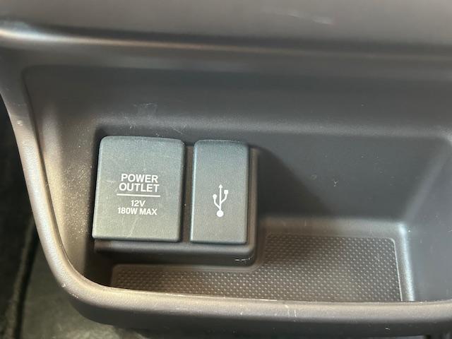 フリード Ｇ・ホンダセンシング　ナビＢカメラＥＴＣフルセグＢｌｕｅｔｏｏｔｈ接続追突軽減ブレーキアダクティブクルーズコントロール両側電動スライドドアスマートキーステアリングリモコン３列シートウォークスルーワンオーナー禁煙車　Ｆセグ（6枚目）