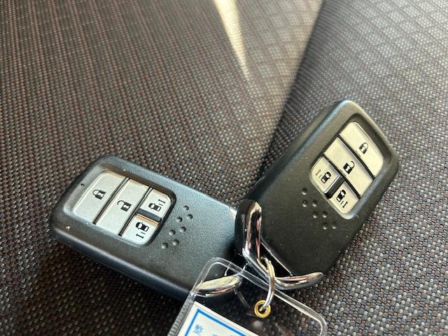 フリード Ｇ・ホンダセンシング　ナビＢカメラＥＴＣフルセグＢｌｕｅｔｏｏｔｈ接続追突軽減ブレーキアダクティブクルーズコントロール両側電動スライドドアスマートキーステアリングリモコン３列シートウォークスルーワンオーナー禁煙車　Ｆセグ（17枚目）