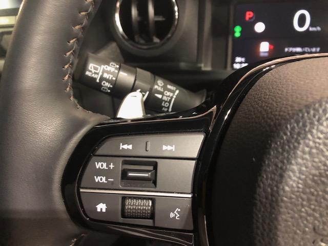 Ｎ－ＢＯＸカスタム ターボ　元試乗車ナビバックカメラＥＴＣフルセグＤＶＤ再生Ｂｌｕｅｔｏｏｔｈ接続ＵＳＢ接続ＬＥＤヘッドライト追突軽減ブレーキ電子パーキングオートブレーキホールドスマートキー２個サイドカーテンエアバッグ禁煙車（8枚目）