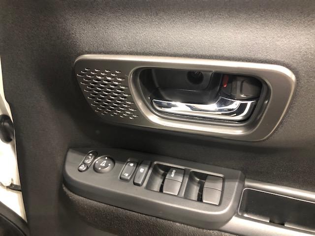 Ｎ－ＢＯＸカスタム ターボ　元試乗車ナビバックカメラＥＴＣフルセグＤＶＤ再生Ｂｌｕｅｔｏｏｔｈ接続ＵＳＢ接続ＬＥＤヘッドライト追突軽減ブレーキ電子パーキングオートブレーキホールドスマートキー２個サイドカーテンエアバッグ禁煙車（22枚目）