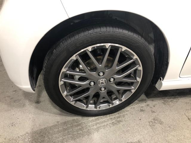 Ｎ－ＢＯＸカスタム ターボ　元試乗車ナビバックカメラＥＴＣフルセグＤＶＤ再生Ｂｌｕｅｔｏｏｔｈ接続ＵＳＢ接続ＬＥＤヘッドライト追突軽減ブレーキ電子パーキングオートブレーキホールドスマートキー２個サイドカーテンエアバッグ禁煙車（24枚目）