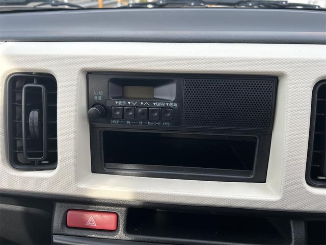 アルト ＶＰ　キーレスエントリー　ＡＴ　盗難防止システム　アルミホイール　衝突安全ボディ　エアコン　パワーステアリング　走行距離１４，９２８ｋｍ（4枚目）