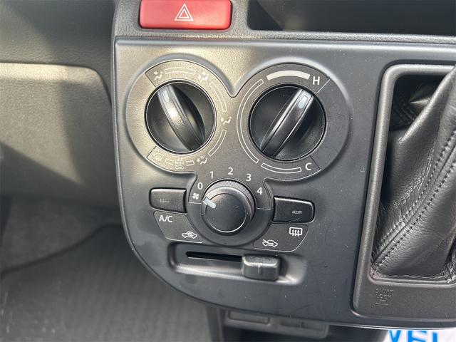 アルト ＶＰ　キーレスエントリー　ＡＴ　盗難防止システム　アルミホイール　衝突安全ボディ　エアコン　パワーステアリング　走行距離１４，９２８ｋｍ（5枚目）