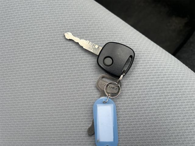 アルト ＶＰ　キーレスエントリー　ＡＴ　盗難防止システム　アルミホイール　衝突安全ボディ　エアコン　パワーステアリング　走行距離１４，９２８ｋｍ（10枚目）