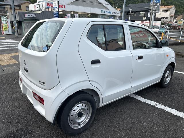 アルト ＶＰ　キーレスエントリー　ＡＴ　盗難防止システム　アルミホイール　衝突安全ボディ　エアコン　パワーステアリング　走行距離１４，９２８ｋｍ（14枚目）