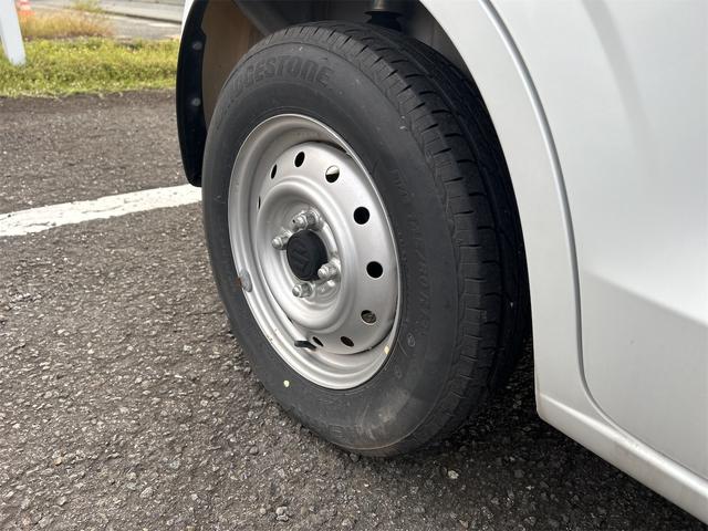 アルト ＶＰ　キーレスエントリー　ＡＴ　盗難防止システム　アルミホイール　衝突安全ボディ　エアコン　パワーステアリング　走行距離１４，９２８ｋｍ（29枚目）