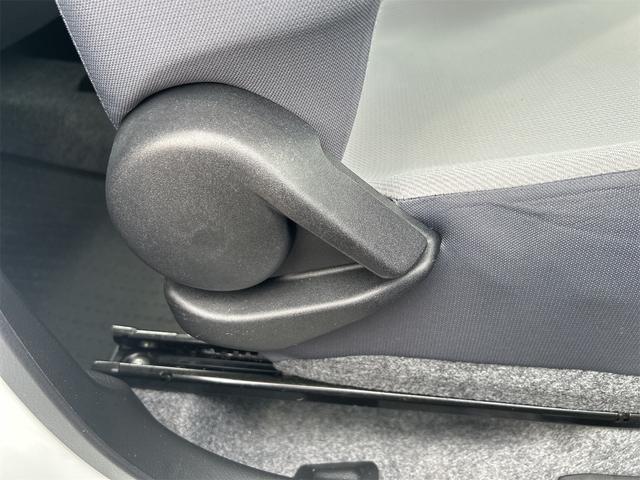 アルト ＶＰ　キーレスエントリー　ＡＴ　盗難防止システム　アルミホイール　衝突安全ボディ　エアコン　パワーステアリング　走行距離１４，９２８ｋｍ（53枚目）