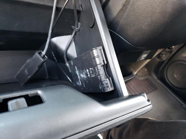 Ｎ－ＢＯＸカスタム Ｇ　ＳＳパッケージ　ＥＴＣ　バックカメラ　両側電動スライドドア　ナビ　ＴＶ　衝突被害軽減システム　オートライト　ＨＩＤ　スマートキー　アイドリングストップ　電動格納ミラー　ベンチシート　ＣＶＴ　盗難防止システム　ＡＢＳ（6枚目）