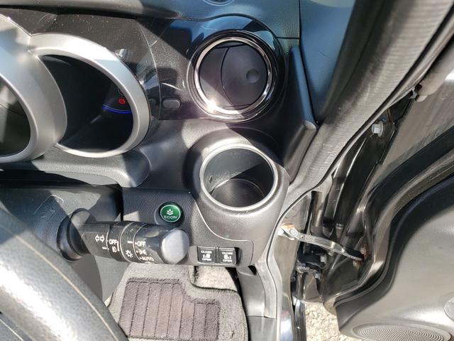 Ｎ－ＢＯＸカスタム Ｇ　ＳＳパッケージ　ＥＴＣ　バックカメラ　両側電動スライドドア　ナビ　ＴＶ　衝突被害軽減システム　オートライト　ＨＩＤ　スマートキー　アイドリングストップ　電動格納ミラー　ベンチシート　ＣＶＴ　盗難防止システム　ＡＢＳ（28枚目）