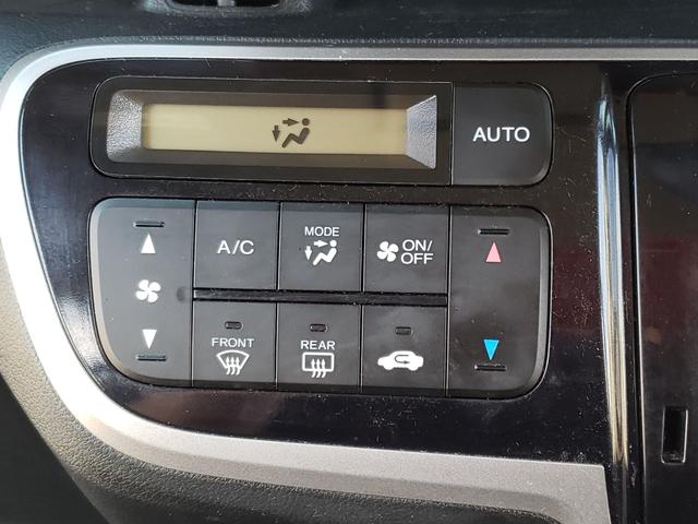 Ｎ－ＢＯＸカスタム Ｇ　ＳＳパッケージ　ＥＴＣ　バックカメラ　両側電動スライドドア　ナビ　ＴＶ　衝突被害軽減システム　オートライト　ＨＩＤ　スマートキー　アイドリングストップ　電動格納ミラー　ベンチシート　ＣＶＴ　盗難防止システム　ＡＢＳ（53枚目）