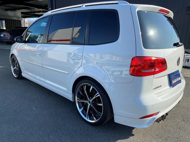 ゴルフトゥーラン フォルクスワーゲン tsi ハイライン 2013年モデル パドルシフト エアロパーツ remus4本出しマフラー ストラーダフルセグナビ work19aw kw車高調の中古車詳細 中古車検索ならkurutown クルタウン ゴルフトゥーラン フォルクスワーゲン tsi ハイライン 2013年モデル パドルシフト エアロパーツ remus4本出しマフラー ストラーダフルセグナビ work19aw kw車高調の中古車詳細 中古車検索ならkurutown クルタウン