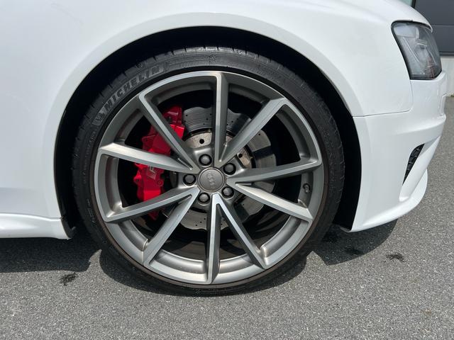 アウディ ＲＳ４アバント