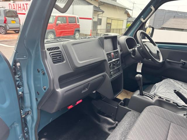 スーパーキャリイ Ｘ　キーレス　パートタイム４ＷＤ　スズキセーフティーサポート　ＬＥＤヘッドライト　フォグランプ　アイドリングストップ　クリアランスソナー（27枚目）