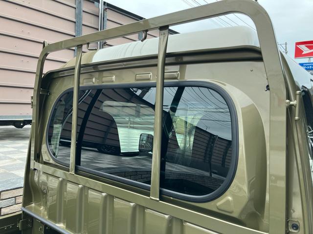 ハイゼットトラック ジャンボ　届出済未使用車　４ＷＤ　ＣＶＴ　純正ディスプレイオーディオ　バックカメラ　デジタルインナーミラー　Ｂｌｕｅｔｏｏｔｈ　ＨＤＭＩ　ＵＳＢ　荷台ゴムマット　オーライト（6枚目）