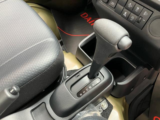 ハイゼットトラック ジャンボ　届出済未使用車　４ＷＤ　ＣＶＴ　純正ディスプレイオーディオ　バックカメラ　デジタルインナーミラー　Ｂｌｕｅｔｏｏｔｈ　ＨＤＭＩ　ＵＳＢ　荷台ゴムマット　オーライト（13枚目）