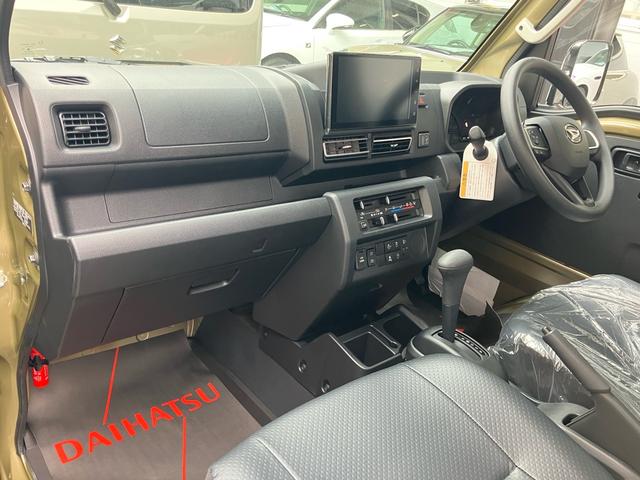 ハイゼットトラック ジャンボ　届出済未使用車　４ＷＤ　ＣＶＴ　純正ディスプレイオーディオ　バックカメラ　デジタルインナーミラー　Ｂｌｕｅｔｏｏｔｈ　ＨＤＭＩ　ＵＳＢ　荷台ゴムマット　オーライト（30枚目）