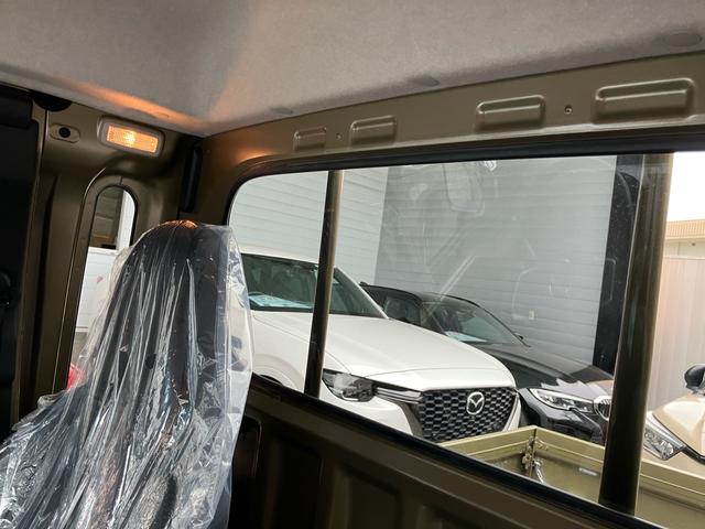 ハイゼットトラック ジャンボ　届出済未使用車　４ＷＤ　ＣＶＴ　純正ディスプレイオーディオ　バックカメラ　デジタルインナーミラー　Ｂｌｕｅｔｏｏｔｈ　ＨＤＭＩ　ＵＳＢ　荷台ゴムマット　オーライト（35枚目）