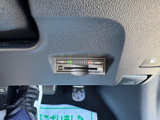 プリウス Ａツーリングセレクション　スマートキー　プッシュスタート　トヨタ純正ナビ　ＴＶ／ＣＤ／ＤＶＤ／Ｂｌｕｅｔｏｏｔｈ／バックモニター／ドライブレコーダー（19枚目）