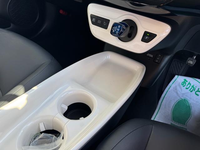 プリウス Ａツーリングセレクション　スマートキー　プッシュスタート　トヨタ純正ナビ　ＴＶ／ＣＤ／ＤＶＤ／Ｂｌｕｅｔｏｏｔｈ／バックモニター／ドライブレコーダー（23枚目）