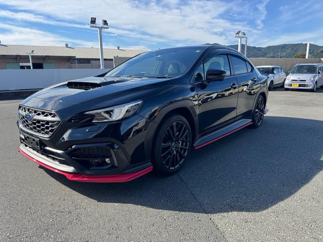 当店は指定工場と板金工場を完備した整備にも強いお店です。購入後のアフターもご安心くださいませ。