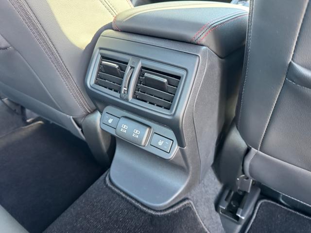 軽自動車〜登録済み未使用車〜輸入車までお車の事は当社にお任せ下さい。各種、診断器も完備していますので万が一の時も迅速に対応致します。