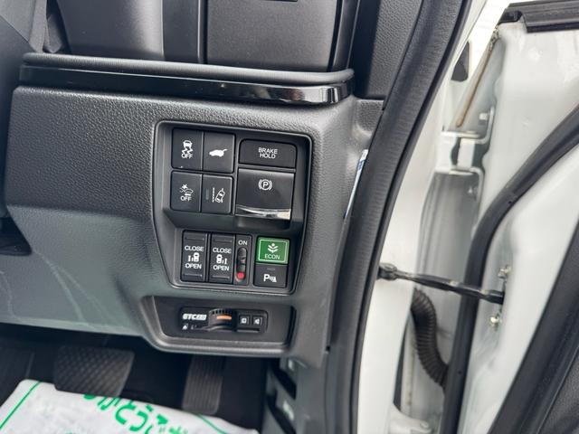 オデッセイハイブリッド e:HEVアブソルート・EX ワンオーナー 禁煙車 キーフリー ホンダ純正10インチナビ TV/CD/DVD/Bluetooth/マルチビューカメラシステム/前後ドライブレコーダー(20枚目)