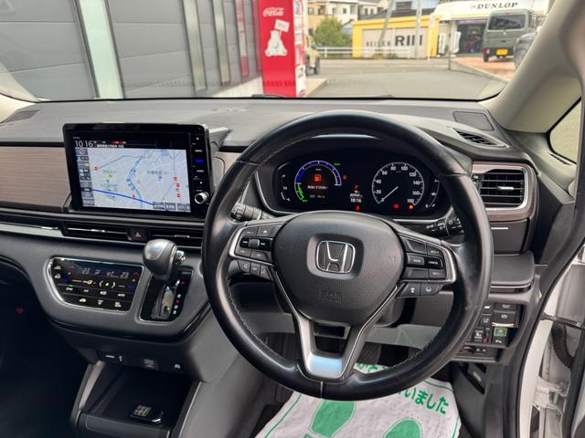 オデッセイハイブリッド e:HEVアブソルート・EX ワンオーナー 禁煙車 キーフリー ホンダ純正10インチナビ TV/CD/DVD/Bluetooth/マルチビューカメラシステム/前後ドライブレコーダー(21枚目)