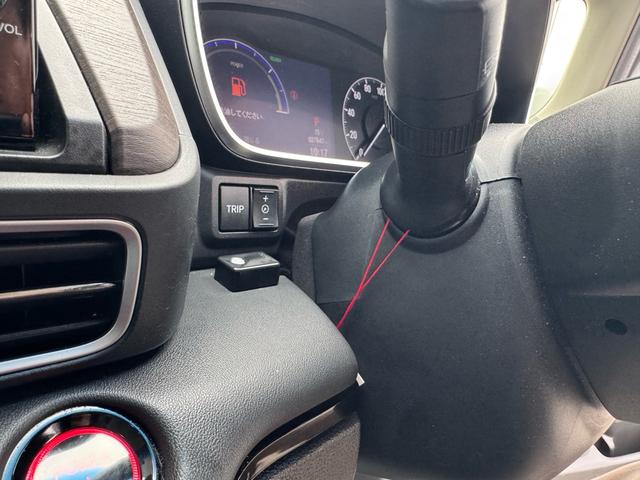 オデッセイハイブリッド e:HEVアブソルート・EX ワンオーナー 禁煙車 キーフリー ホンダ純正10インチナビ TV/CD/DVD/Bluetooth/マルチビューカメラシステム/前後ドライブレコーダー(33枚目)