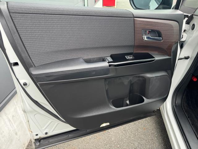 オデッセイハイブリッド e:HEVアブソルート・EX ワンオーナー 禁煙車 キーフリー ホンダ純正10インチナビ TV/CD/DVD/Bluetooth/マルチビューカメラシステム/前後ドライブレコーダー(52枚目)