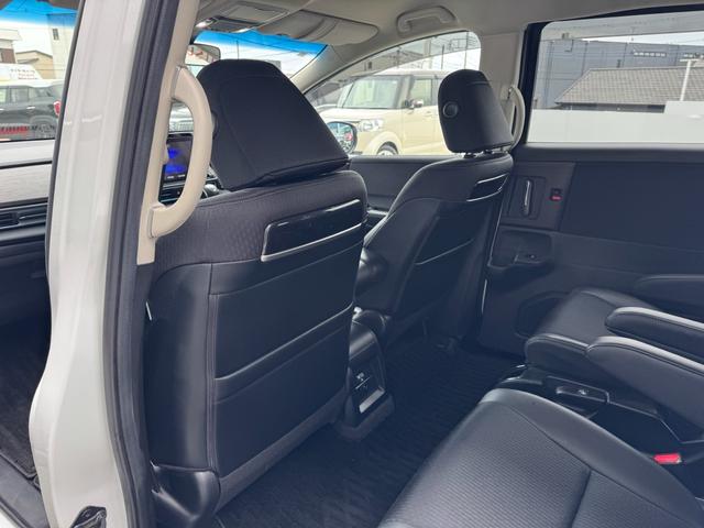 オデッセイハイブリッド e:HEVアブソルート・EX ワンオーナー 禁煙車 キーフリー ホンダ純正10インチナビ TV/CD/DVD/Bluetooth/マルチビューカメラシステム/前後ドライブレコーダー(56枚目)