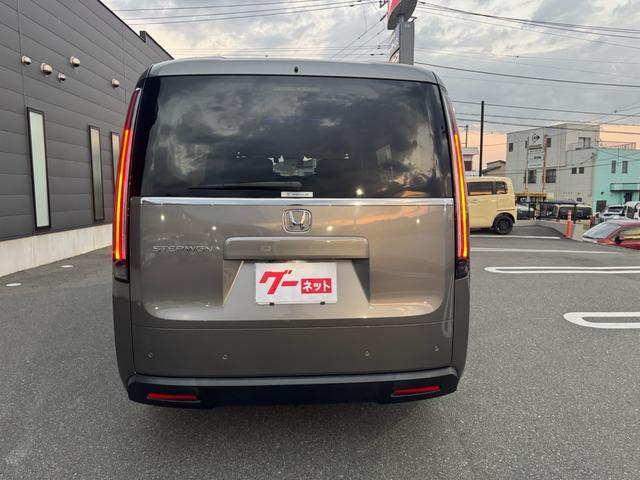 ステップワゴン エアー　キーフリー　プッシュスタート　禁煙車　両側パワースライドドア	　　Ｈｏｎｄａ　ＣＯＮＮＥＣＴ　ｆｏｒ　Ｇａｔｈｅｒｓ＋ナビ装着用スペシャルパッケージ（12枚目）