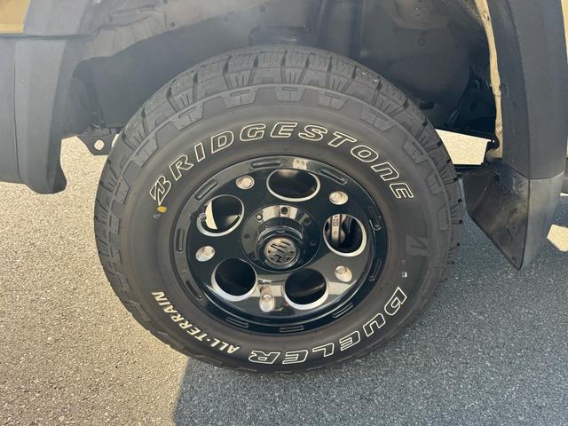 ランドクルーザー70 バン バン(2名) LINE-X塗装 クラッツィオシートカバー カロッツェリアディスプレイオーディオ Apple CarPlay 社外16AW(4枚目)