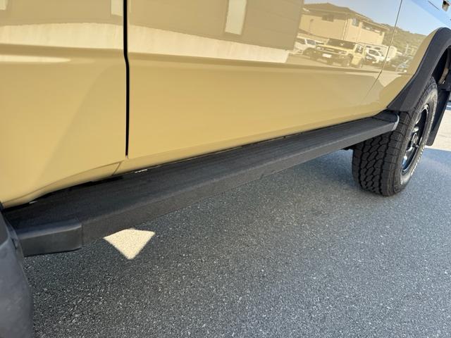 ランドクルーザー70 バン バン(2名) LINE-X塗装 クラッツィオシートカバー カロッツェリアディスプレイオーディオ Apple CarPlay 社外16AW(6枚目)