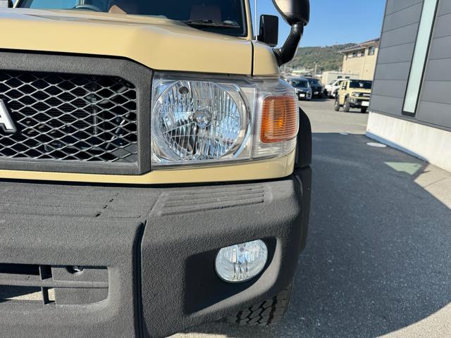 ランドクルーザー70 バン バン(2名) LINE-X塗装 クラッツィオシートカバー カロッツェリアディスプレイオーディオ Apple CarPlay 社外16AW(9枚目)