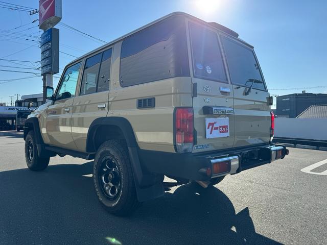 ランドクルーザー70 バン バン(2名) LINE-X塗装 クラッツィオシートカバー カロッツェリアディスプレイオーディオ Apple CarPlay 社外16AW(22枚目)