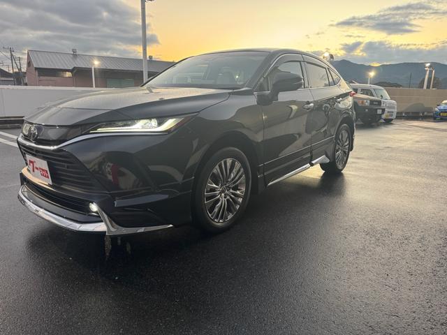 ハリアー Ｚ　レザーパッケージ　ワンオーナー　禁煙車　トヨタセーフティーセンス　モデリスタエアロキット　調光パノラマルーフ　デジタルインナーミラー　ドラレコ（3枚目）