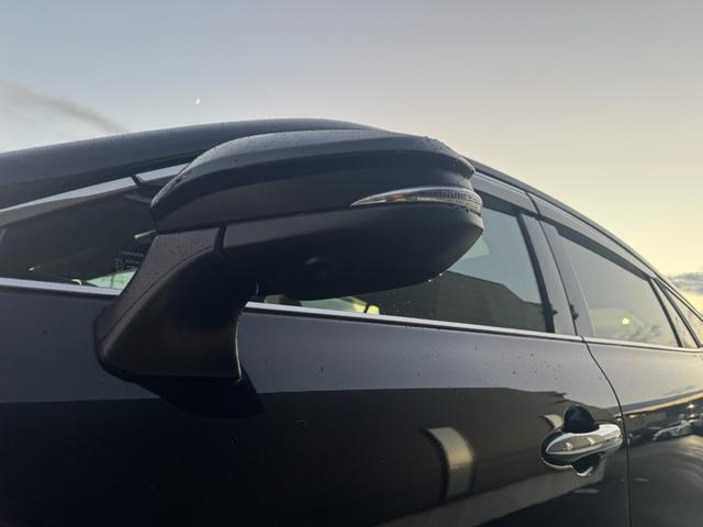 ハリアー Ｚ　レザーパッケージ　ワンオーナー　禁煙車　トヨタセーフティーセンス　モデリスタエアロキット　調光パノラマルーフ　デジタルインナーミラー　ドラレコ（6枚目）