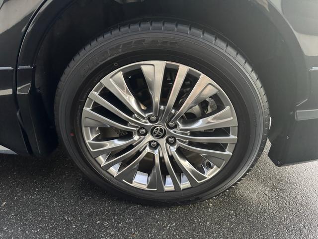 ハリアー Ｚ　レザーパッケージ　ワンオーナー　禁煙車　トヨタセーフティーセンス　モデリスタエアロキット　調光パノラマルーフ　デジタルインナーミラー　ドラレコ（7枚目）