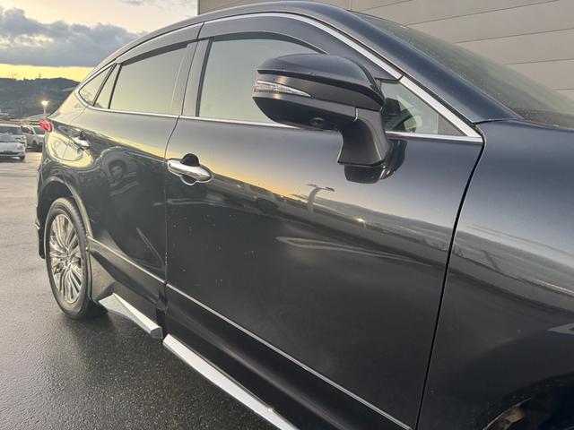 ハリアー Ｚ　レザーパッケージ　ワンオーナー　禁煙車　トヨタセーフティーセンス　モデリスタエアロキット　調光パノラマルーフ　デジタルインナーミラー　ドラレコ（13枚目）