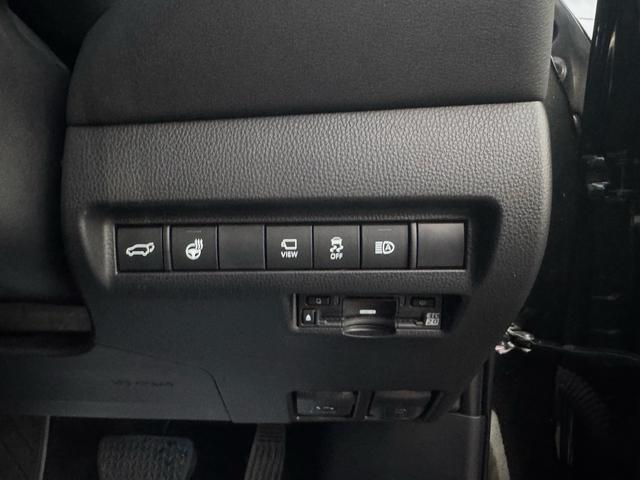 ハリアー Ｚ　レザーパッケージ　ワンオーナー　禁煙車　トヨタセーフティーセンス　モデリスタエアロキット　調光パノラマルーフ　デジタルインナーミラー　ドラレコ（25枚目）