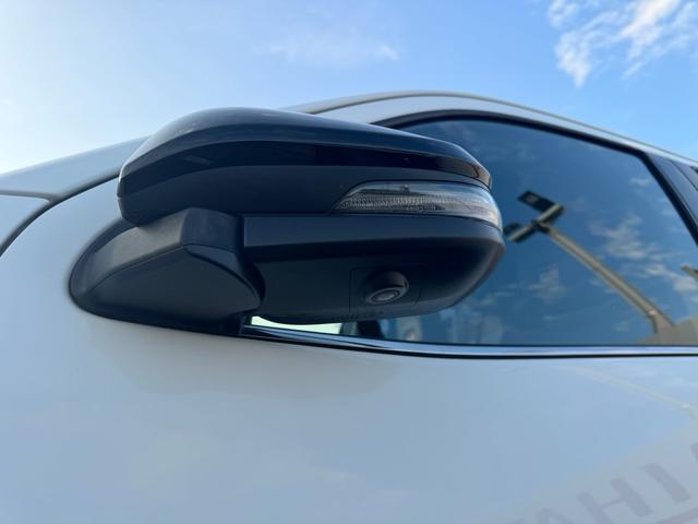 ハイラックス Ｚ　ＧＲスポーツ　ＴＲＤ純正キャノピー　ディスプレイオーディオ　後席モニター×２　パノラミックビューモニター　社外デジタルインナーミラー　キーフリー　プッシュスタート（6枚目）