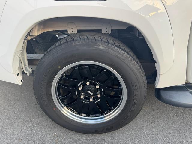 ハイラックス Ｚ　ＧＲスポーツ　ＴＲＤ純正キャノピー　ディスプレイオーディオ　後席モニター×２　パノラミックビューモニター　社外デジタルインナーミラー　キーフリー　プッシュスタート（13枚目）