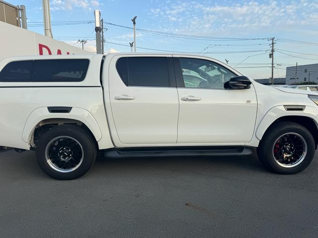 ハイラックス Ｚ　ＧＲスポーツ　ＴＲＤ純正キャノピー　ディスプレイオーディオ　後席モニター×２　パノラミックビューモニター　社外デジタルインナーミラー　キーフリー　プッシュスタート（14枚目）