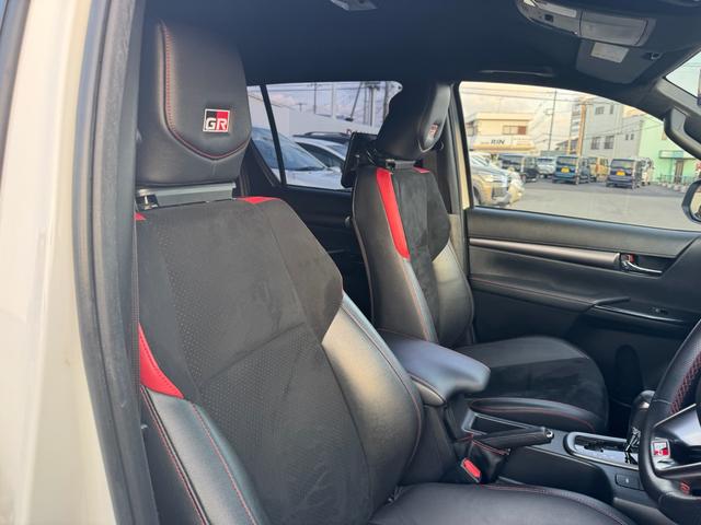 ハイラックス Ｚ　ＧＲスポーツ　ＴＲＤ純正キャノピー　ディスプレイオーディオ　後席モニター×２　パノラミックビューモニター　社外デジタルインナーミラー　キーフリー　プッシュスタート（24枚目）