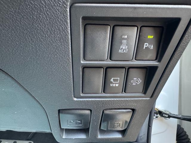 ハイラックス Ｚ　ＧＲスポーツ　ＴＲＤ純正キャノピー　ディスプレイオーディオ　後席モニター×２　パノラミックビューモニター　社外デジタルインナーミラー　キーフリー　プッシュスタート（27枚目）