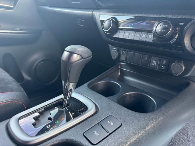 ハイラックス Ｚ　ＧＲスポーツ　ＴＲＤ純正キャノピー　ディスプレイオーディオ　後席モニター×２　パノラミックビューモニター　社外デジタルインナーミラー　キーフリー　プッシュスタート（28枚目）
