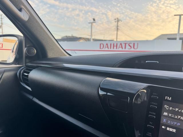 ハイラックス Ｚ　ＧＲスポーツ　ＴＲＤ純正キャノピー　ディスプレイオーディオ　後席モニター×２　パノラミックビューモニター　社外デジタルインナーミラー　キーフリー　プッシュスタート（31枚目）
